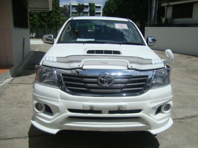 Thailand, Australia, United Kingdom, Hong Kong, Japan and Singapore exporter of cars, pickups, SUVs, MPVs, vans, trucks, buses, construction, mining, armored cars, ambulance, fire truck to Papua New Guinea